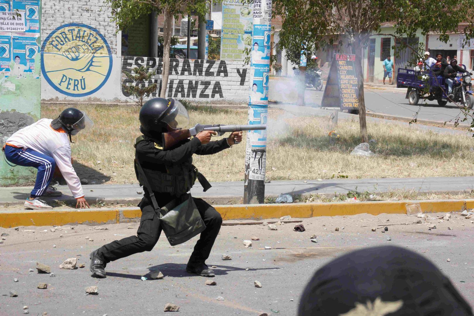 VIOLENCIA. Solo en Chao, 17 personas fueron hospitalizadas por lesiones por PAF durante las protestas.