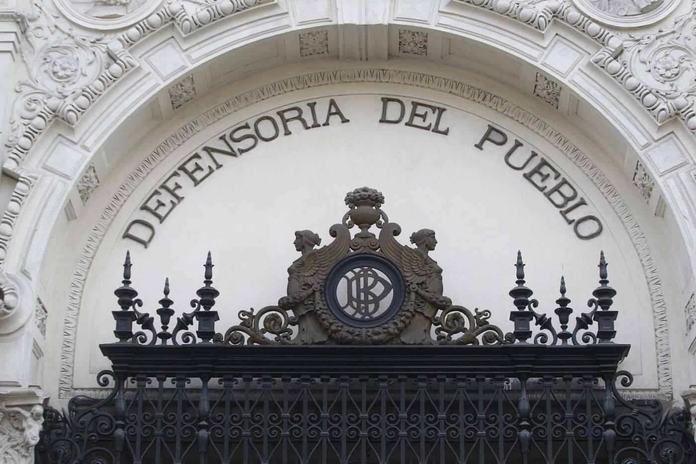 ALERTA. El abogado Vito Verna recuerda el rol en el Estado peruano que tiene la Defensoría del Pueblo, a raíz de la reciente designación de Josué Gutiérrez como nuevo titular de esta institución.