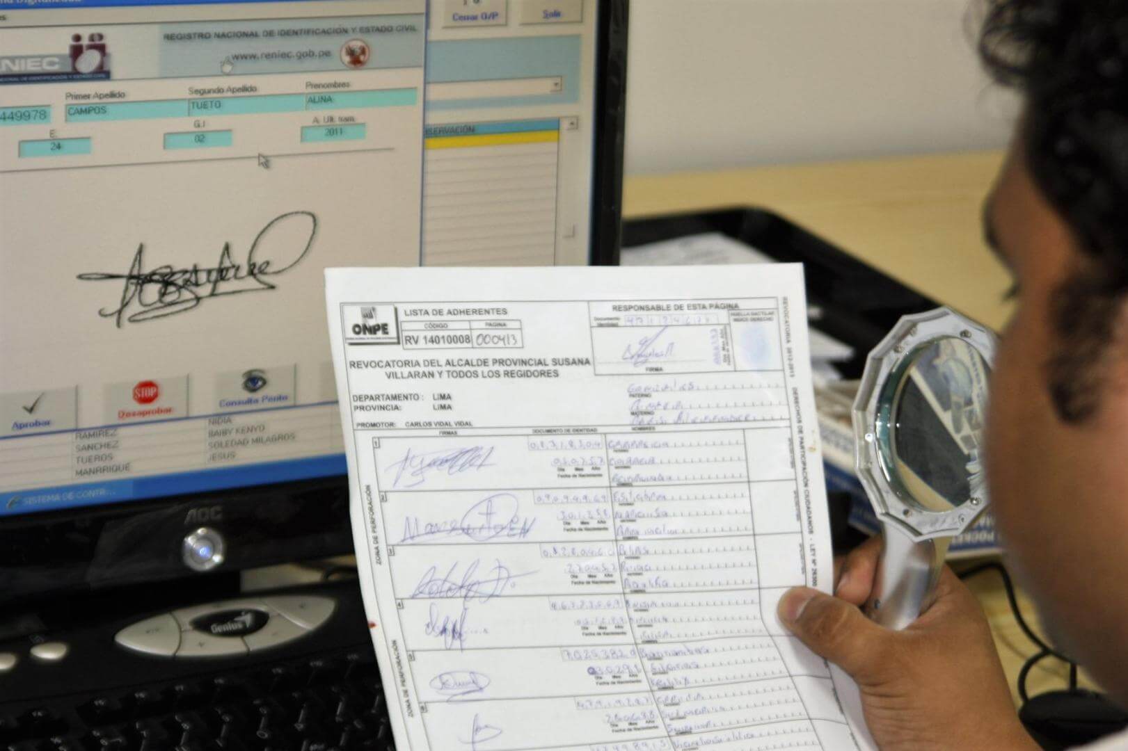 INCERTIDUMBRE. Con el anuncio del Reniec, las organizaciones políticas quedan sin una ruta definida para una inscripción certera y verificada.