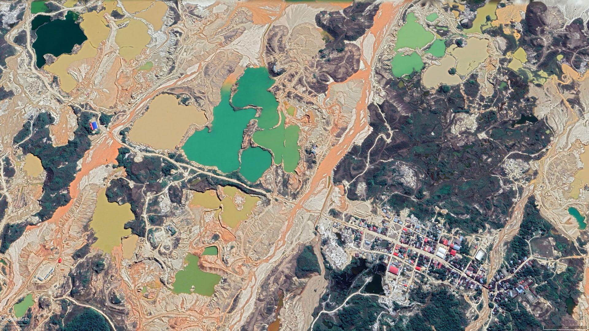 DAÑO. Minería aluvial en el río Colorado arrasó hectáreas de bosque natural en Madre de Dios.