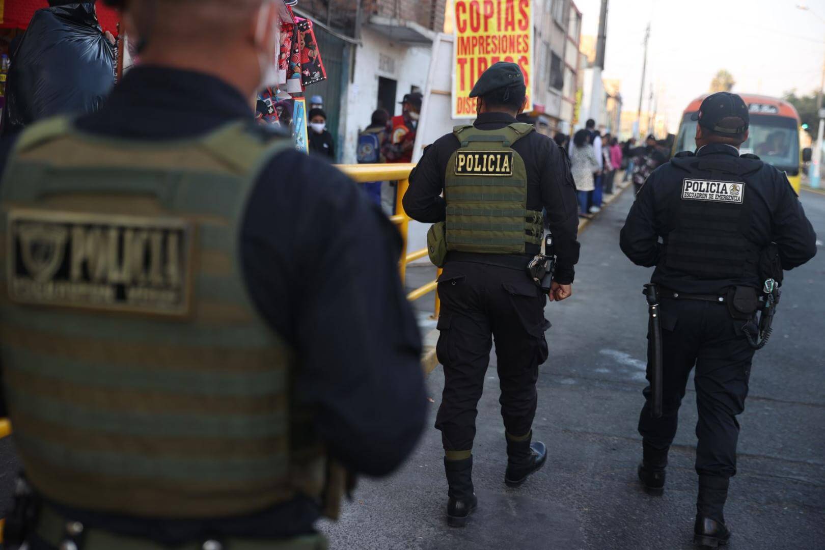 DESPLIEGUE. La Policía estará a cargo del orden interno de nueve distritos del país durante el estado de emergencia. Las Fuerzas Armadas brindarán respaldo.