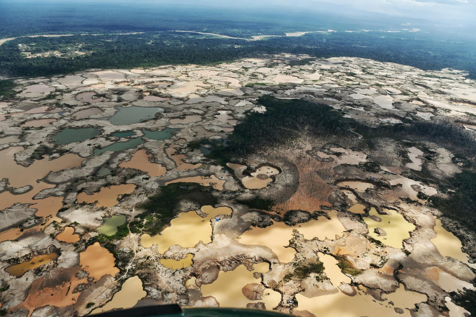 ILÍCITO. La minería ilegal y la deforestación se expanden sin mayor control en la región peruana de Madre de Dios.