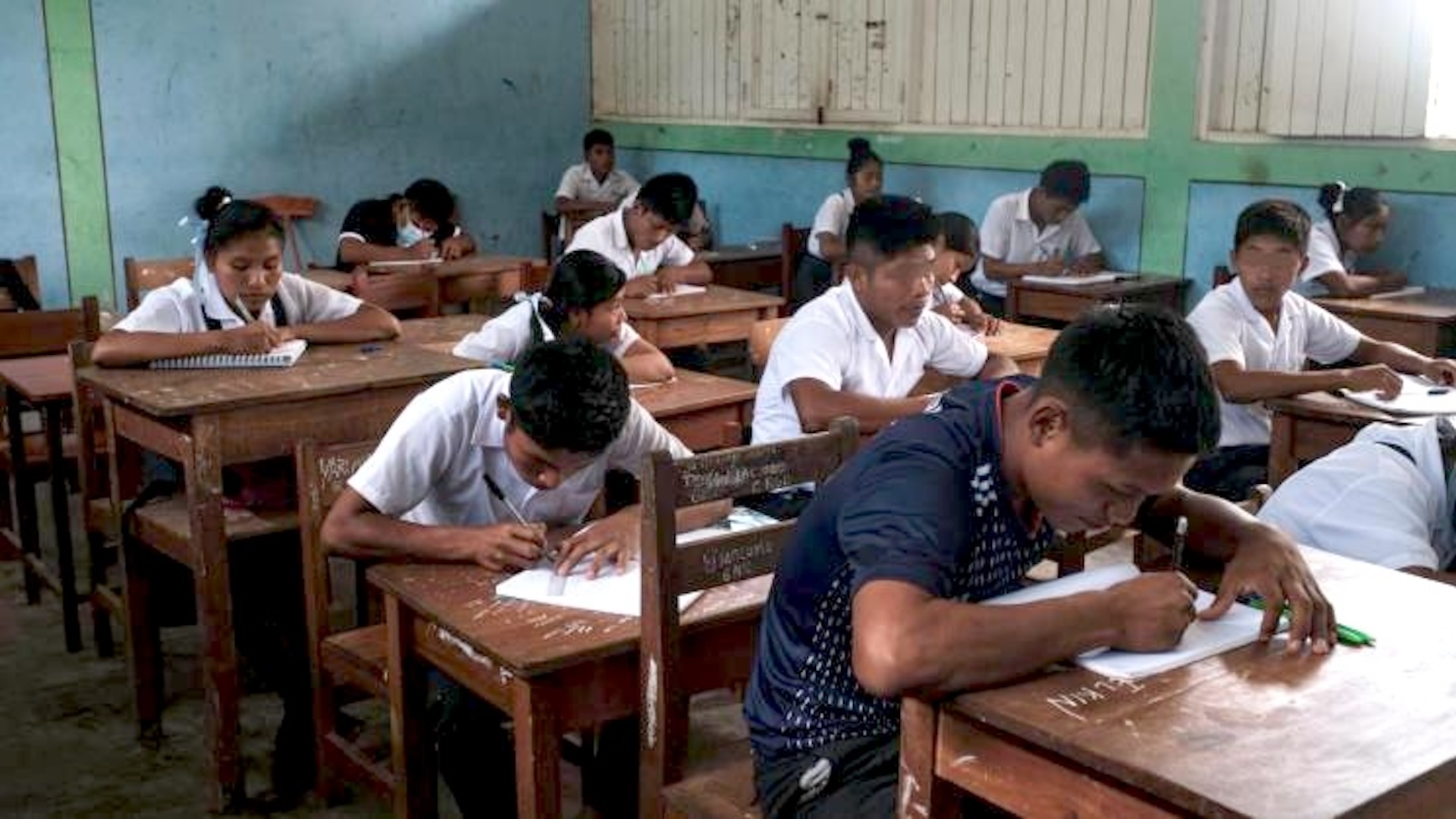 BRECHAS. Si un menor vive en situación de pobreza o en zona rural tiene menos oportunidades para alcanzar mayores niveles de aprendizaje.