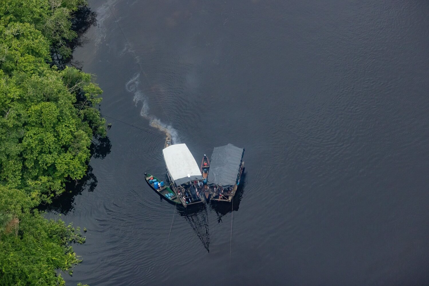 EN PELIGRO. La cuenca del Nanay está asediada por las dragas de la minería ilegal, y ahora también en peligro por una concesión minera aprobada por el Ingemmet.