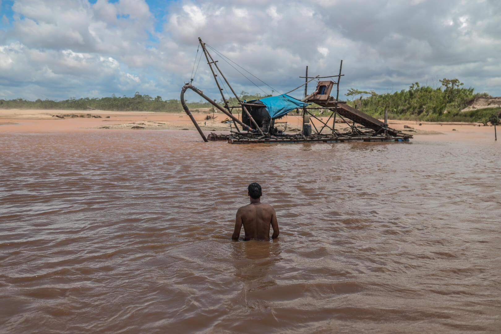 RIESGO. La extracción de oro de origen sospechoso es una amenaza a los diversos ecosistemas del Perú.