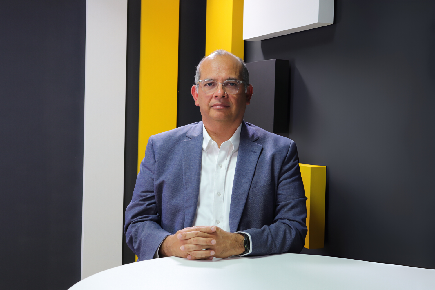 CRISIS. El exministro de Economía Luis Miguel Castilla cree que hay un vínculo directo entre la crisis institucional y la caída de las inversiones privadas en el país.