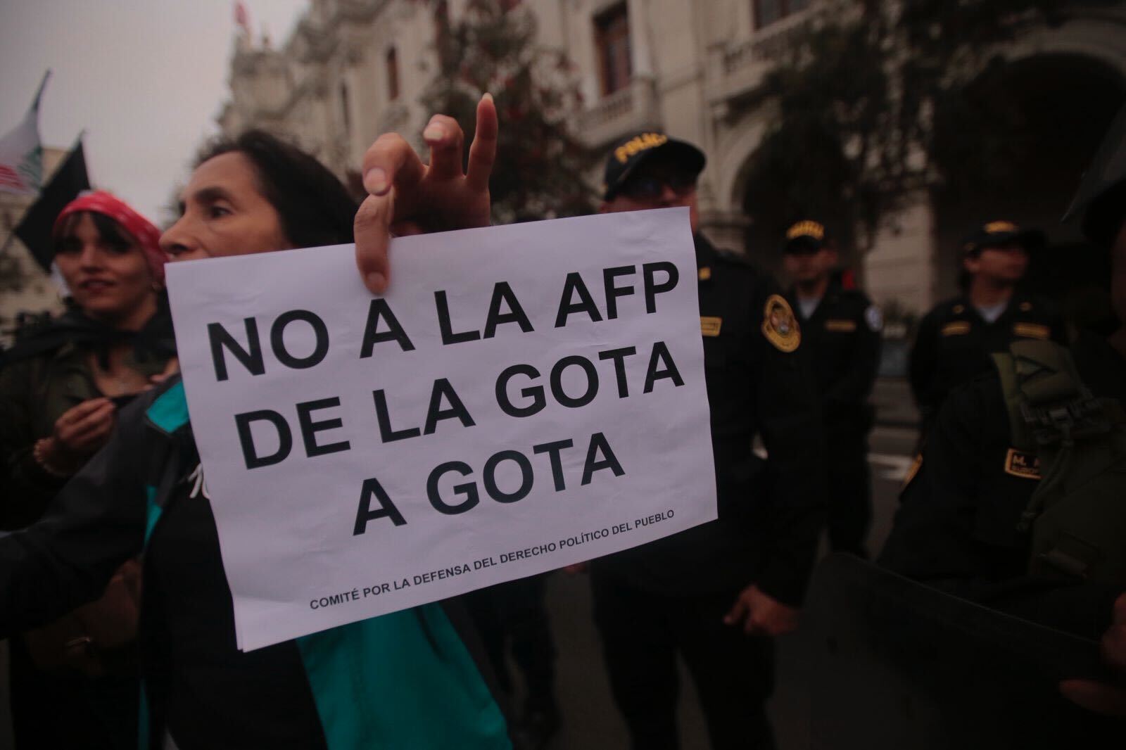 HASTÍO. Miles salieron a las calles el último sábado para protestar contra el Gobierno, el Congreso y la "Ley ProAFP". La queja es que el sistema no cumple con brindar pensiones dignas.