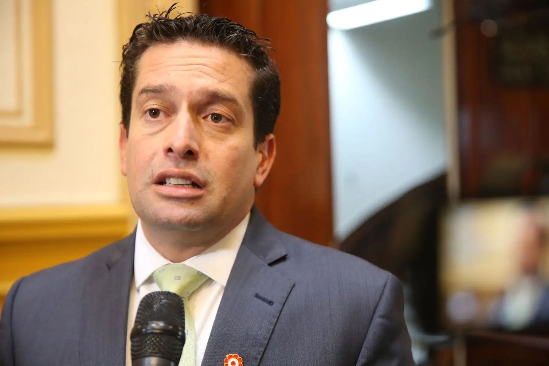 Es falsa la versión de Miguel Torres acerca de que la censura de Santiváñez se debió únicamente a Fuerza Popular