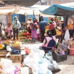 MERCADO DE CHALLHUAHUACHO. El centro de abastos del distrito más cercano a la operación minera, pero sus precios se aproximan más a los de Lima.