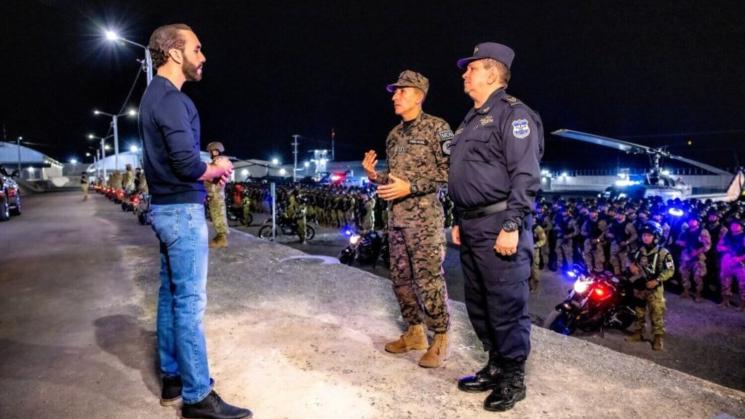 FUERZAS DEL ORDEN. El presidente Nayib Bukele cuenta con el respaldo de la Policía y las fuerzas militares para continuar con su "guerra contra las pandillas".