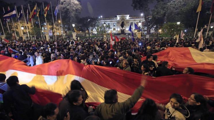 SOCIEDAD. La ciudadanía ejerce su derecho constitucional a la pronunciarse sobre la coyuntura política del Perú