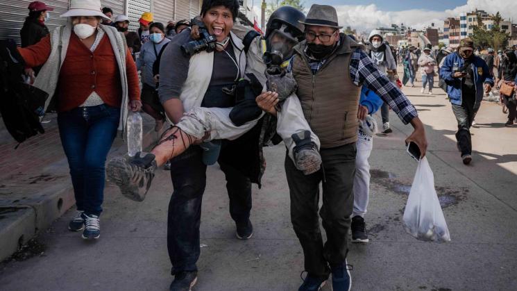 BOLUARTE. Las fuerzas del orden han incrementado la represión contra los periodistas en protestas.