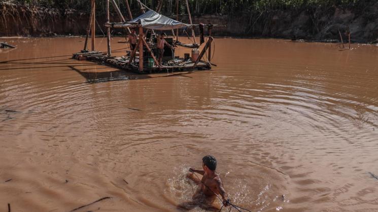 ANTECEDENTE. "La historia demuestra que las 'fiebres del oro' han terminado, en su mayoría, por agotamiento del recurso", dice Aldo Santos.