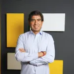 EXPERTO. Linares señala que la reciente ley promulgada por el gobierno de Boluarte es un retroceso significativo en la lucha contra el lavado de activos en Perú.