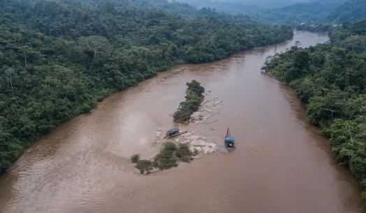 LEYENDA. La expansión de la minería ilegal terminará por devastar el ecosistema del distrito de El Cenepa, en Amazonas, afectando sus cuencas y cabeceras de ríos-
