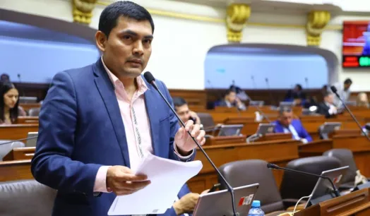 Es falsa la versión del congresista Gonza acerca de que Perú Libre nunca fue llamado a firmar la moción contra Santiváñez