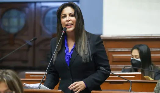 Es engañosa la versión de Chirinos acerca de que ninguna otra bancada quería apoyar la moción de censura contra Santiváñez