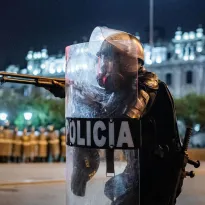PROHIBIDO. La PNP tiene prohibido usar perdigones de plomo. Sin embargo, en los últimos años, se ha encontrado evidencia de su empleo durante represión a protestas ciudadanas.