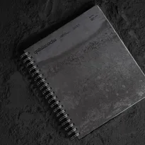 QUIULACOCHA. Marco Garro usa los efectos de la minería en Cerro de Pasco para precisamente exponer el impacto en la salud de las personas.