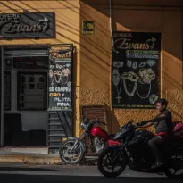 NEGOCIOS. Las joyerías ganan terreno en los jirones Arica y Huallaga, de la ciudad de Iquitos, ubicada a cinco horas del nuevo foco de la minería ilegal: el río Nanay.