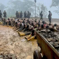 ORO ILEGAL. Solo en esta localidad, Los Lobos pueden llegar a tener ingresos mensuales de más de 3,6 millones de dólares.