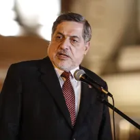 Es falsa la versión del congresista Bustamante acerca de que en otros países las mujeres científicas no superan el 33%