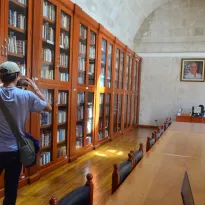 HERENCIA. La Biblioteca de Mario Vargas Llosa alberga más de 20.000 libros donados por el nobel a su ciudad natal.