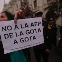 HASTÍO. Miles salieron a las calles el último sábado para protestar contra el Gobierno, el Congreso y la "Ley ProAFP". La queja es que el sistema no cumple con brindar pensiones dignas.