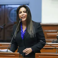 Es engañosa la versión de Chirinos acerca de que ninguna otra bancada quería apoyar la moción de censura contra Santiváñez