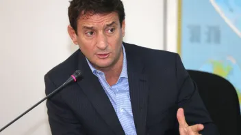 Es falsa la versión de Renzo Reggiardo acerca de que siempre se requiere una autorización para marchar 