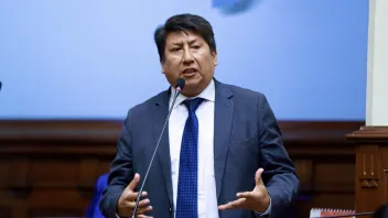 Es falsa la versión de Waldemar Cerrón acerca de las normas que rigen a las universidades públicas y privadas